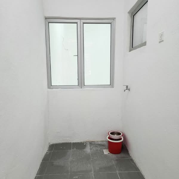 Pangsapuri untuk Dijual di Suria Residence - William Soo - PropertyGuru.com.my