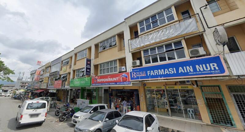For Sale - Taman Pinggiran, 22x70, Tenanted, 3 Storey Shop, Super Deal