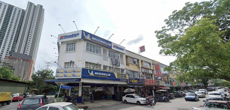 For Sale - Taman Pinggiran, 22x70, Tenanted, 3 Storey Shop, Super Deal