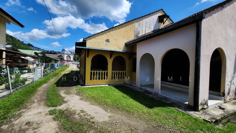 Untuk Dijual - LOT BANGUNAN+LOKASI STATEGIK+1/2 EKAR+PINGGIR KL