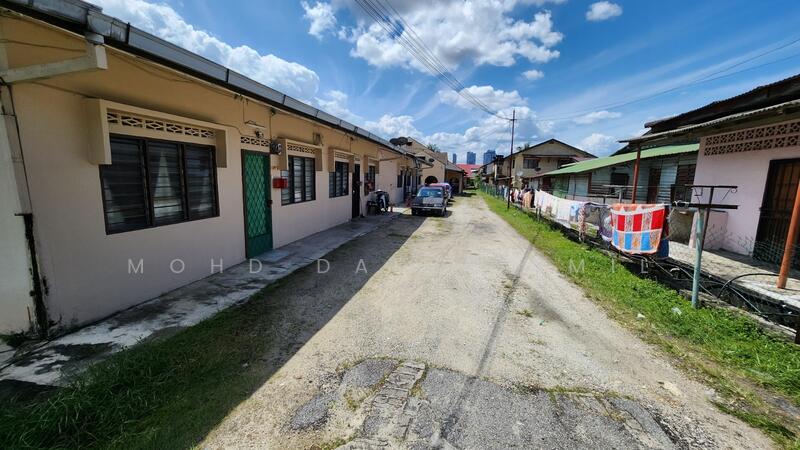 Untuk Dijual - LOT BANGUNAN+LOKASI STATEGIK+1/2 EKAR+PINGGIR KL