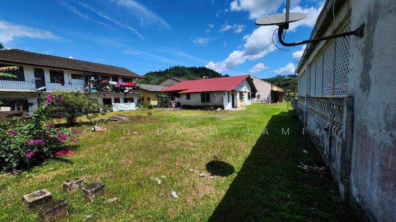 Untuk Dijual - LOT BANGUNAN+LOKASI STATEGIK+1/2 EKAR+PINGGIR KL