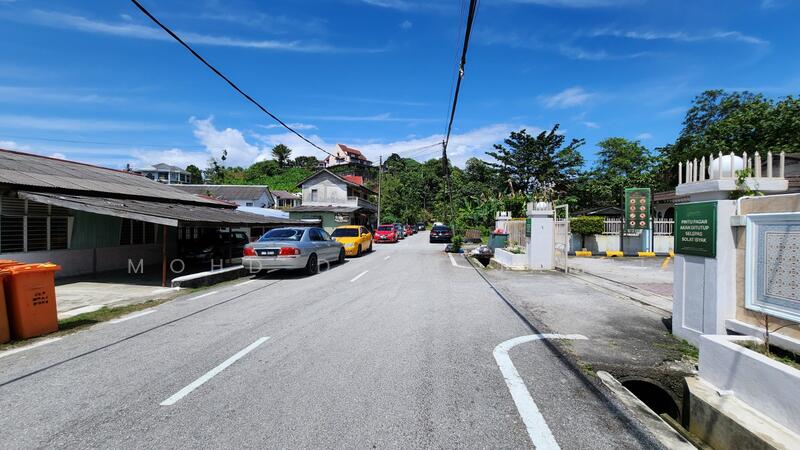 Untuk Dijual - LOT BANGUNAN+LOKASI STATEGIK+1/2 EKAR+PINGGIR KL