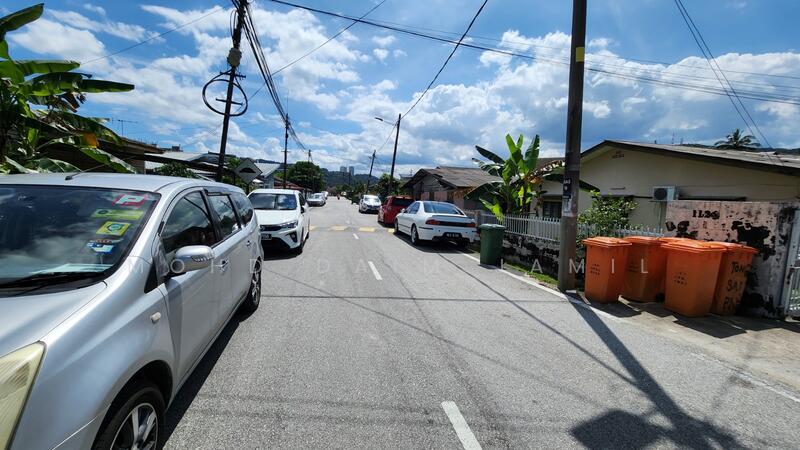 Untuk Dijual - LOT BANGUNAN+LOKASI STATEGIK+1/2 EKAR+PINGGIR KL