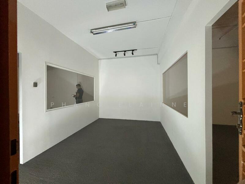 For Rent - Taman Molek