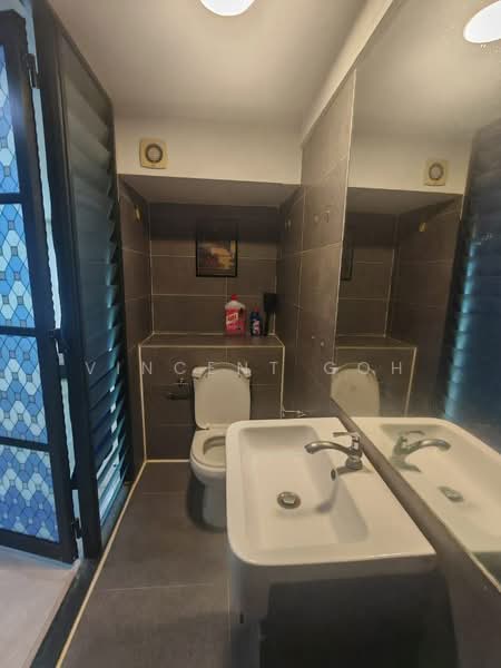 Servis Apartment untuk Dijual di Empire Damansara - Vincent Goh - Bathroom - PropertyGuru.com.my