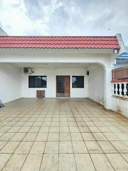 For Sale - Johor Bahru Taman Johor Jaya Renovated Single Storey Terrace 3bed