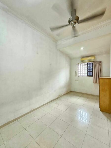 For Sale - Johor Bahru Taman Johor Jaya Renovated Single Storey Terrace 3bed