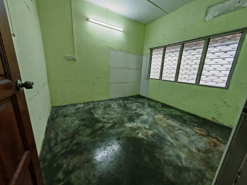 Untuk Dijual - Single Storey House For Sale In Taman Salak Selatan