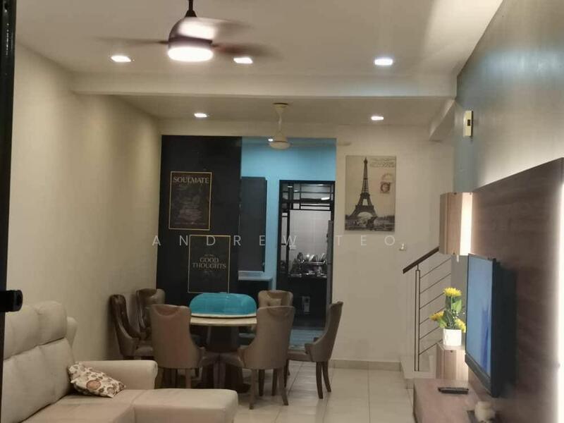 For Sale - Taman Molek Tamans Moleks