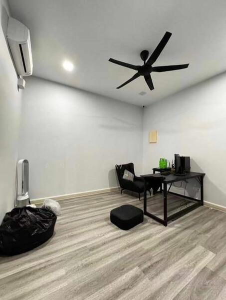 For Sale - Taman Molek Tamans Moleks