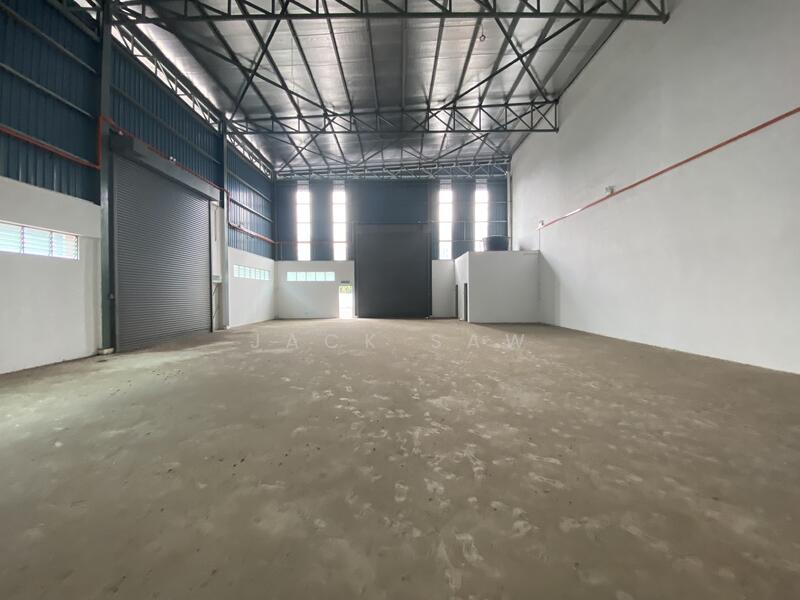 For Rent - 1.5 Storey Semi-D Factory For Rent at Juru