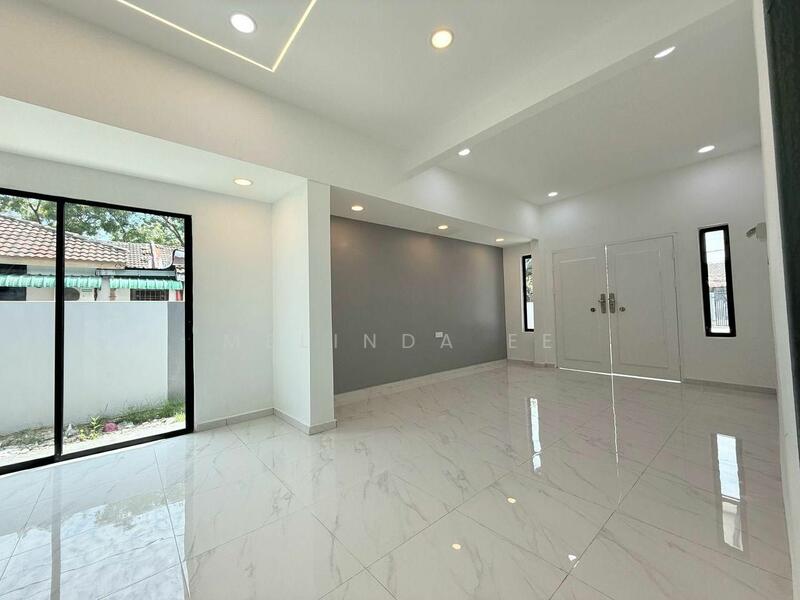 Kangkar Pulai Taman Teratai Refurbish 1 Storey Terrace Corner 3bed untuk Untuk Dijual - RM 678,000, Feb 2026 - PropertyGuru.com.my