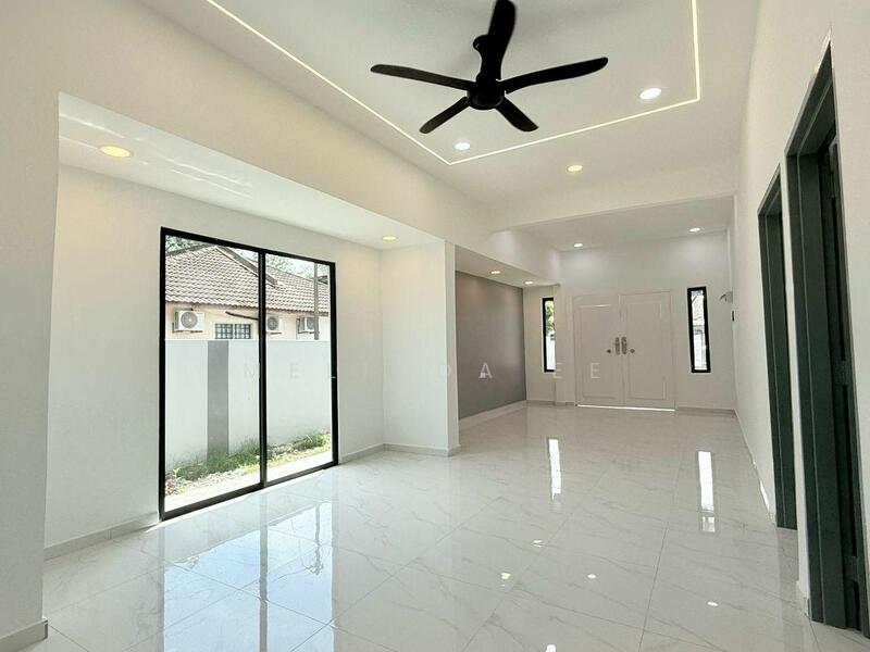 Kangkar Pulai Taman Teratai Refurbish 1 Storey Terrace Corner 3bed untuk Untuk Dijual - RM 678,000, Feb 2026 - PropertyGuru.com.my