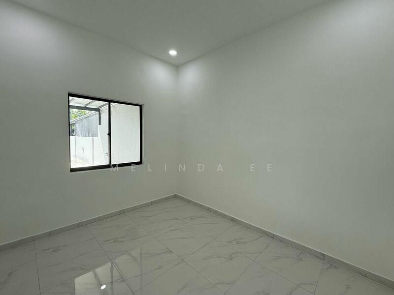 Kangkar Pulai Taman Teratai Refurbish 1 Storey Terrace Corner 3bed untuk Untuk Dijual - RM 678,000, Feb 2026 - PropertyGuru.com.my
