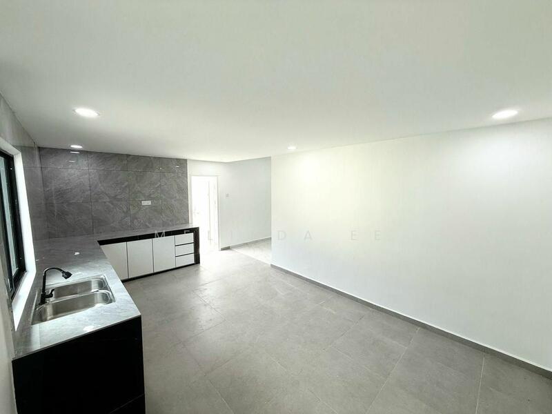 Kangkar Pulai Taman Teratai Refurbish 1 Storey Terrace Corner 3bed untuk Untuk Dijual - RM 678,000, Feb 2026 - PropertyGuru.com.my