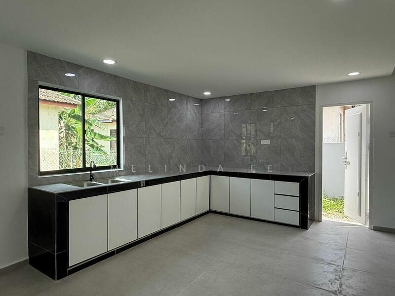 Kangkar Pulai Taman Teratai Refurbish 1 Storey Terrace Corner 3bed untuk Untuk Dijual - RM 678,000, Feb 2026 - PropertyGuru.com.my