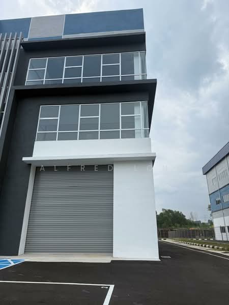 Semi-D Factory for Rent in Taming Jaya Industrial Park (Seri Kembangan) - Alfred Long - PropertyGuru.com.my