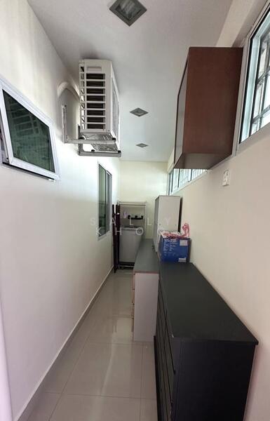 Untuk Disewa - Halaman Kristal