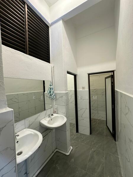 For Rent - Ground Floor with Outdoor Space Shop Rent Lbh Victoria Georgetown