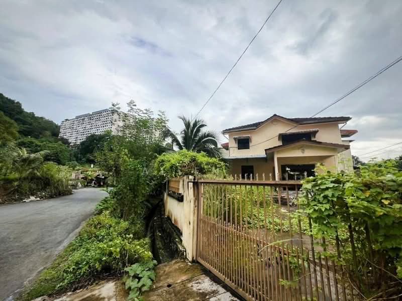 2-storey Terraced House for Sale in Mount Erskine (Tanjung Tokong) - Allen . - Exterior - PropertyGuru.com.my