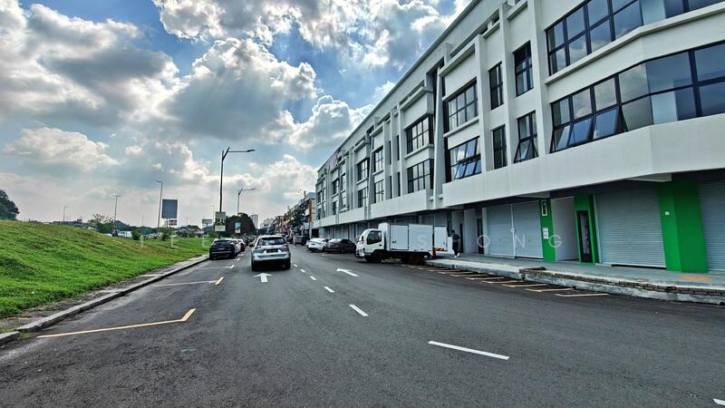 For Rent - (Main Road) Jalan PU 7/3 Taman Puchong Utama