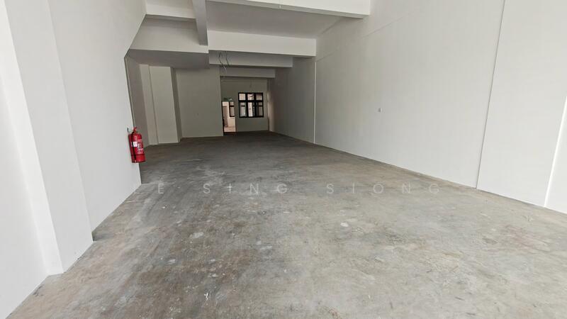 For Rent - (Main Road) Jalan PU 7/3 Taman Puchong Utama