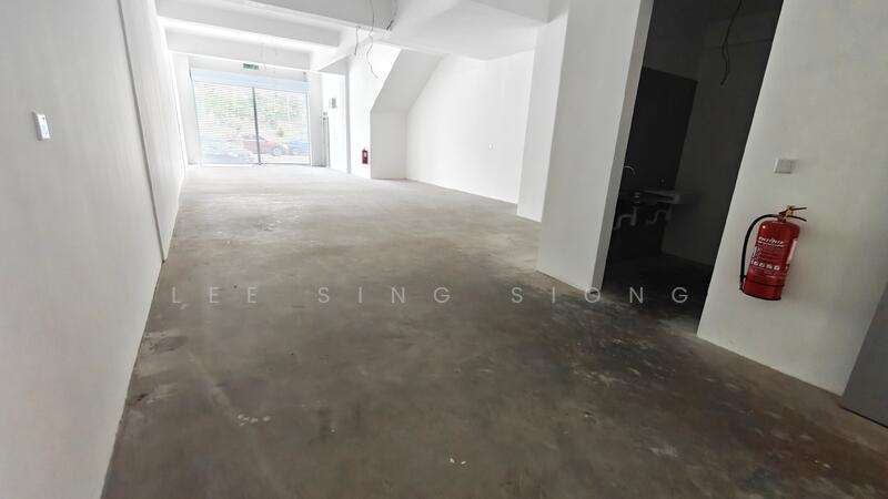 For Rent - (Main Road) Jalan PU 7/3 Taman Puchong Utama