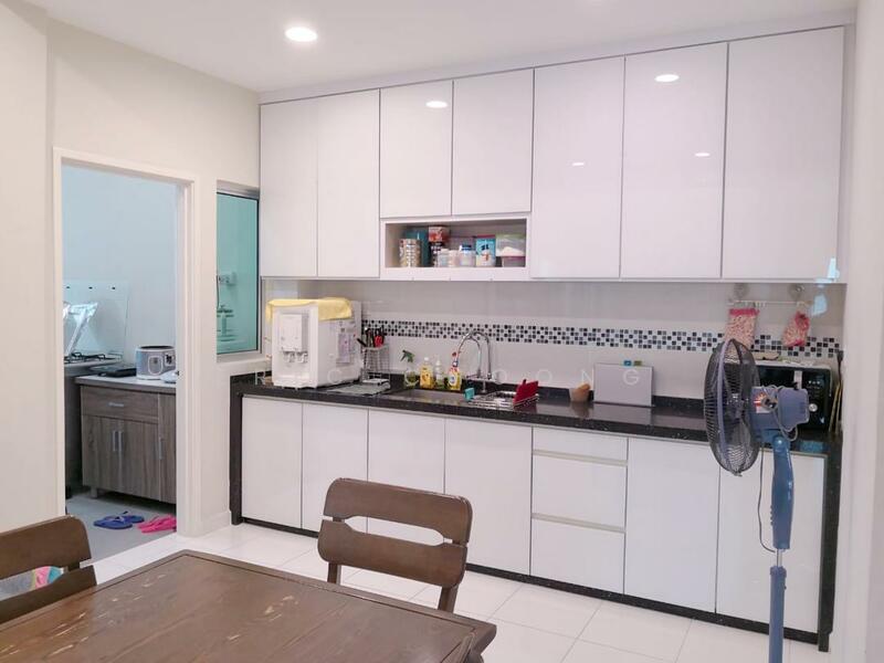 Untuk Dijual - One World 1