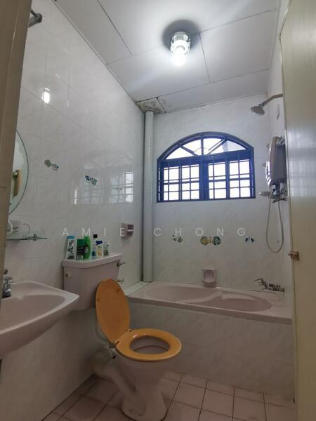 For Sale - Menglembu Taman Wang Double Storey Intermediate Corner For Sale