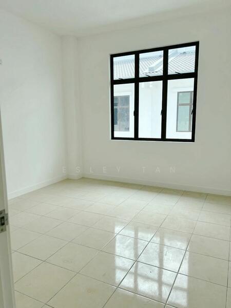 For Sale - Bandar Uda Utama