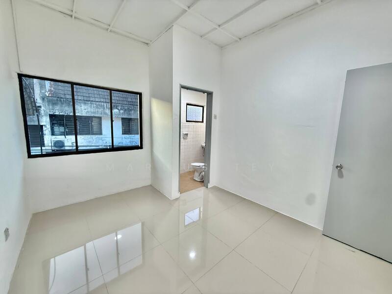 Untuk Dijual - Kluang Kluangs