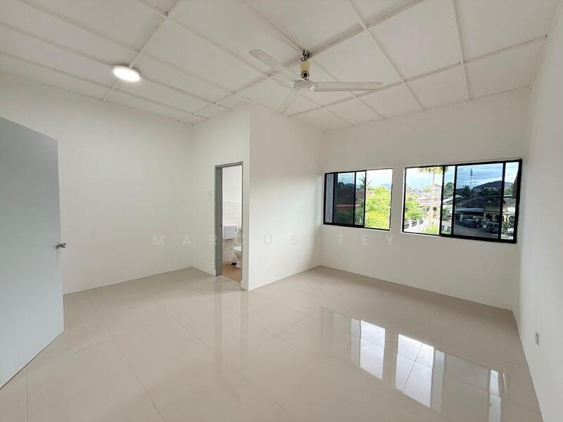 Untuk Dijual - Kluang Kluangs