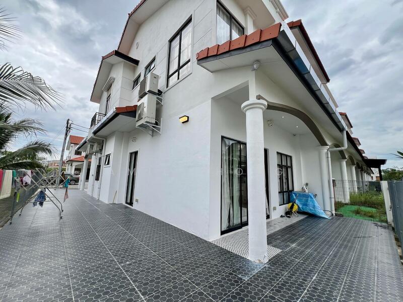 Untuk Disewa - Botani Panorama Lapangan Perdana High End Double Storey Corner For Rent