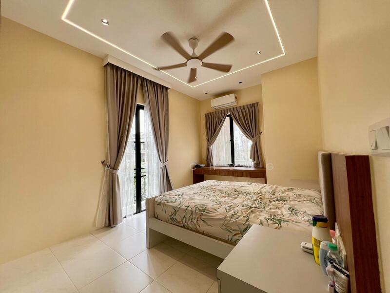 Untuk Disewa - Botani Panorama Lapangan Perdana High End Double Storey Corner For Rent