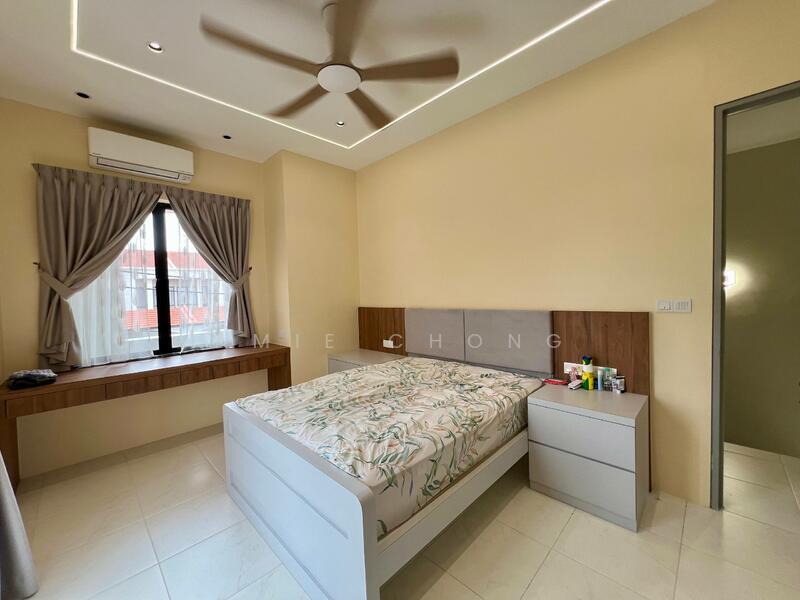 Untuk Disewa - Botani Panorama Lapangan Perdana High End Double Storey Corner For Rent