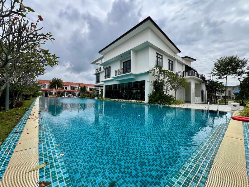 Untuk Disewa - Botani Panorama Lapangan Perdana High End Double Storey Corner For Rent