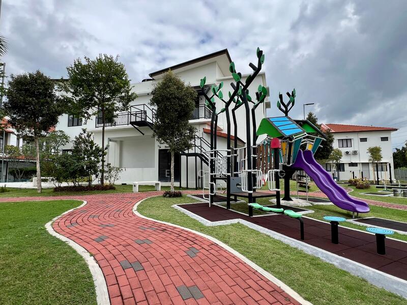 Untuk Disewa - Botani Panorama Lapangan Perdana High End Double Storey Corner For Rent