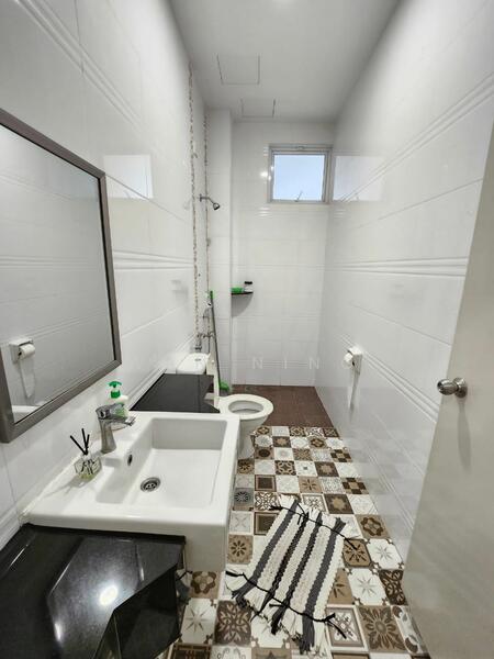 For Sale - Ponderosa green Semi D ( Corner)