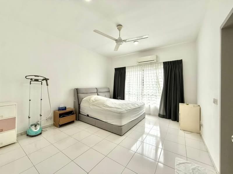2-storey Terraced House for Sale in Setia Indah (Setia Alam) - Lucas Ng - Bedroom - PropertyGuru.com.my
