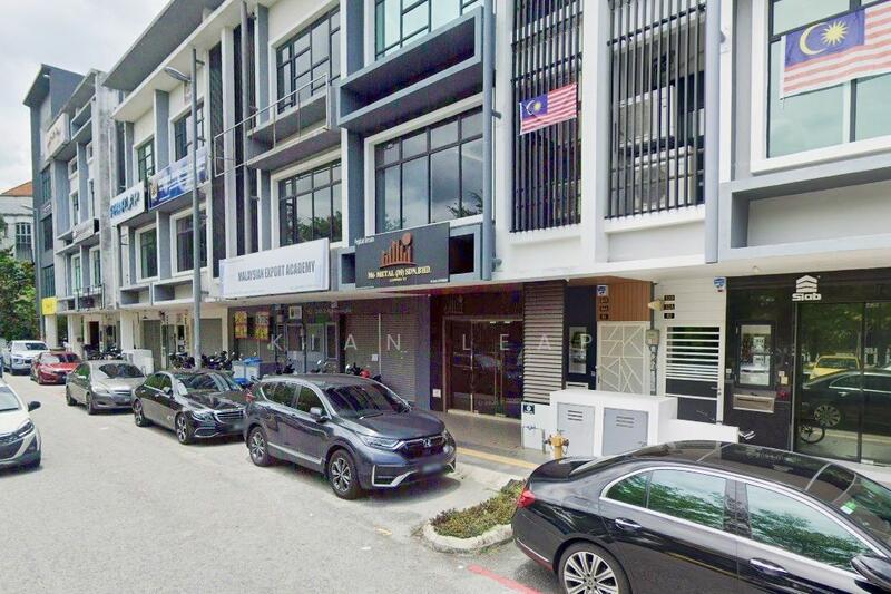 For Sale - Bandar Bukit Puchong 3 Storey Shop 22x80