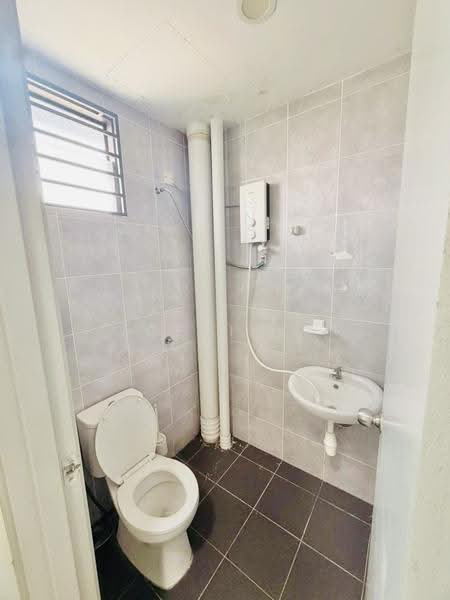 Kondominium untuk Disewa di Residensi Zamrud - Erin Yusof - Bathroom - PropertyGuru.com.my