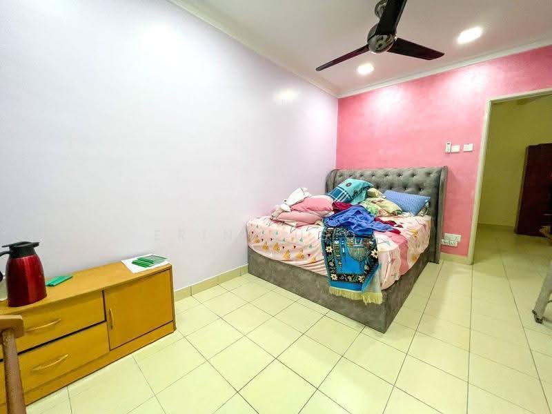 Semi-Detached House for Rent in Seksyen 7 (Shah Alam) - Erin Yusof - Bedroom - PropertyGuru.com.my
