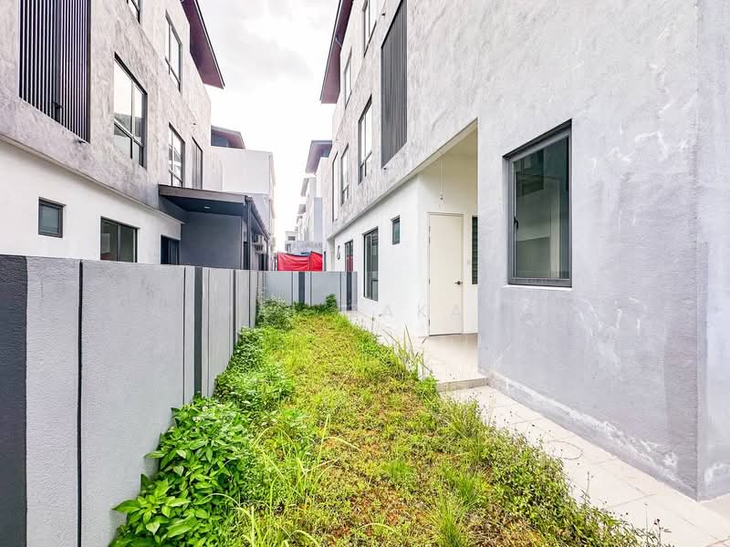Semi-Detached House for Sale in Shah Alam (Selangor) - Akmal Zakaria - PropertyGuru.com.my