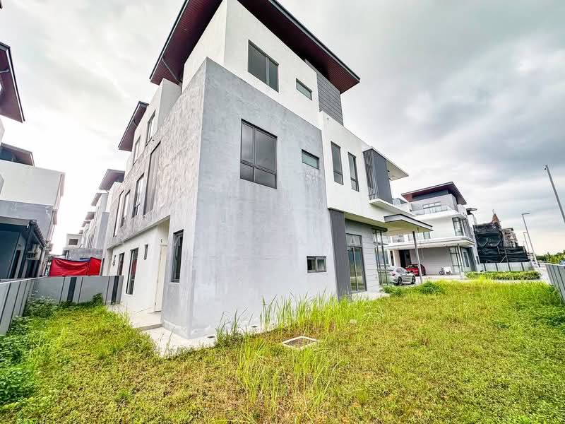 Semi-Detached House for Sale in Shah Alam (Selangor) - Akmal Zakaria - PropertyGuru.com.my