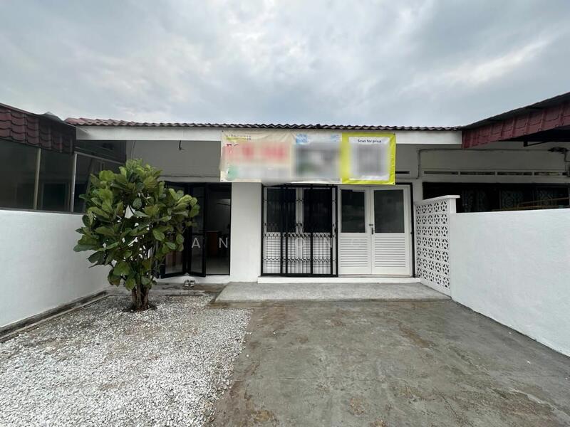 For Sale - 1-storey Terraced House at SS2