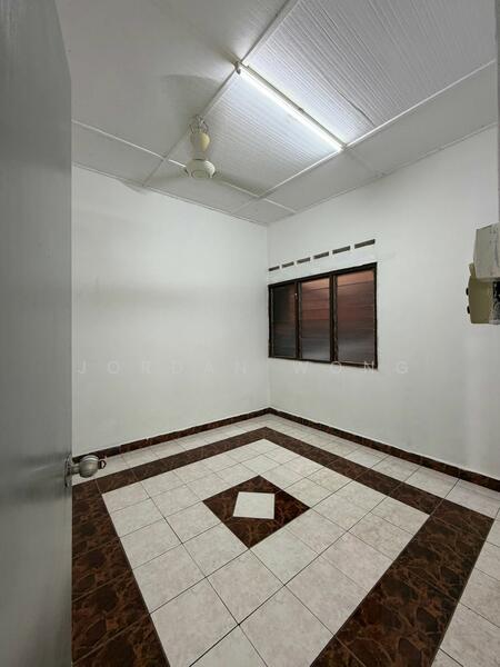 For Sale - Jalan Anggerik, Taman Johor Jaya, End Lot