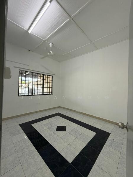 For Sale - Jalan Anggerik, Taman Johor Jaya, End Lot