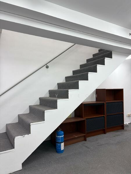 For Rent - Amcorp Mall