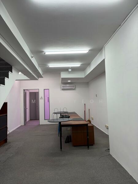 For Rent - Amcorp Mall